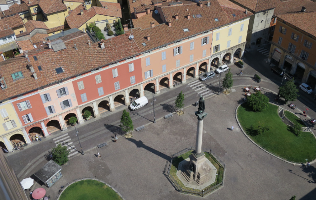 Piacenza, Piazza Duomo dall'alto, ph. Enrico Corsini, Archivio Immagini Comune di Piacenza 1024